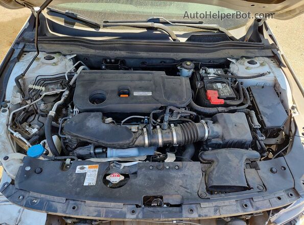 1HGCV2F39JA054034 2018 HONDA ACCORD White Rear interior view