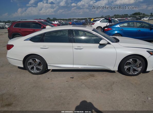 1HGCV2F57JA017825 2018 HONDA ACCORD White Widok wnętrza z tyłu