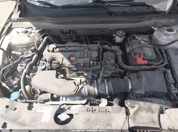 1HGCV2F57JA017825 2018 HONDA ACCORD White Widok z tyłu
