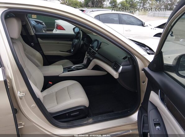 1HGCV2F60JA037620 2018 HONDA ACCORD Бежевый Вид салона спереди