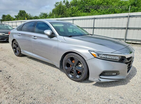 1HGCV2F95JA042015 2018 HONDA ACCORD Silver Передня права чверть