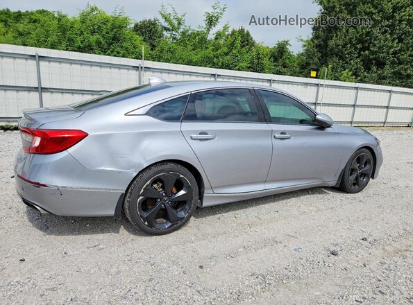 1HGCV2F95JA042015 2018 HONDA ACCORD Silver Задня права чверть