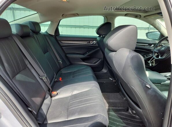 1HGCV2F95JA042015 2018 HONDA ACCORD Silver Вид задніх сидінь