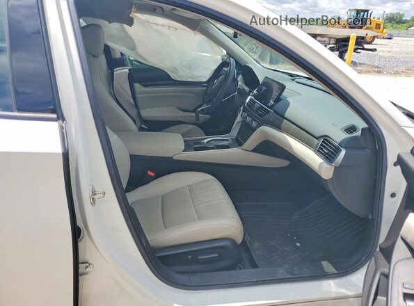 1HGCV2F9XKA008900 2019 HONDA ACCORD White Widok wnętrza z przodu