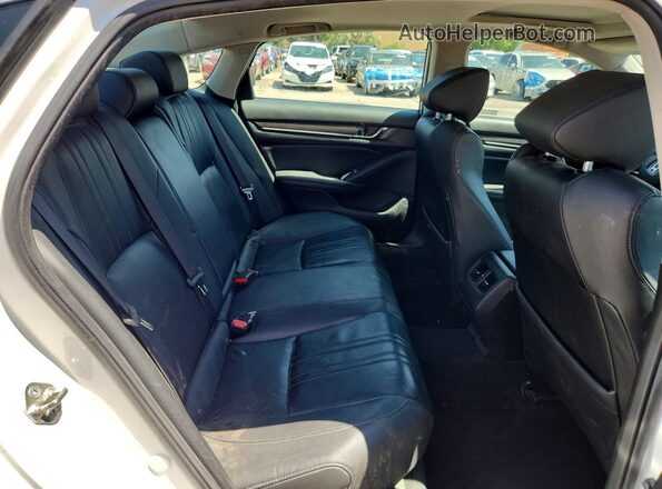 1HGCV3F50KA010061 2019 HONDA ACCORD White Widok tylnych siedzeń