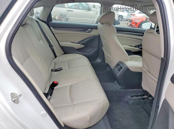 1HGCV3F53JA005578 2018 HONDA ACCORD White Հետևի նստատեղերի տեսք