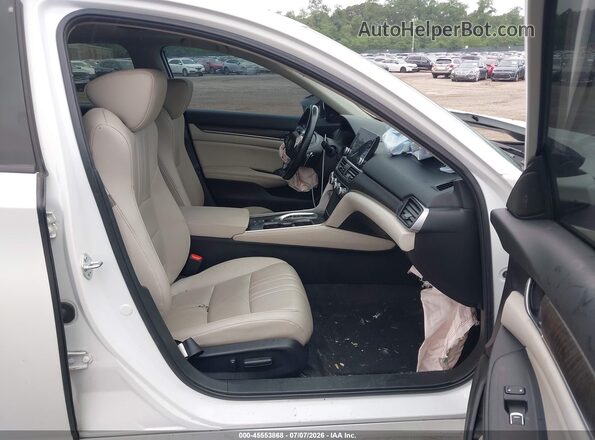 1HGCV3F55NA013218 2022 HONDA ACCORD White Front interior view