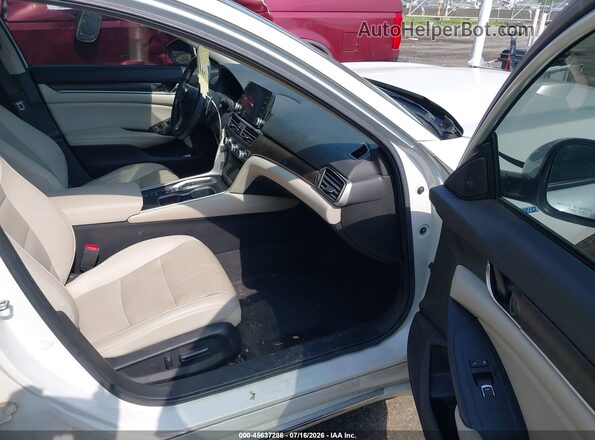 1HGCV3F58KA012964 2019 HONDA ACCORD White Вид салону спереду