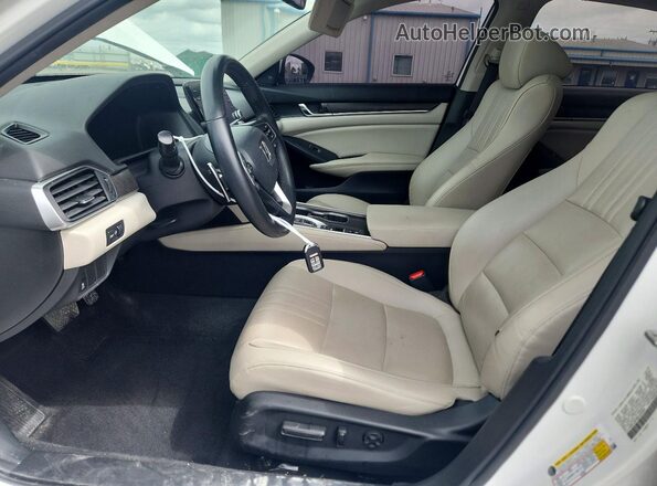 1HGCV3F59KA009829 2019 HONDA ACCORD White Vista interior delantera