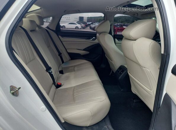 1HGCV3F59KA009829 2019 HONDA ACCORD White Vista de los asientos traseros