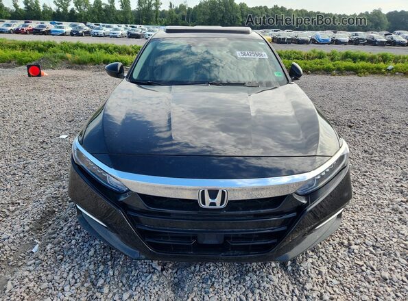 1HGCV3F6XJA005862 2018 HONDA ACCORD Black Widok z przodu