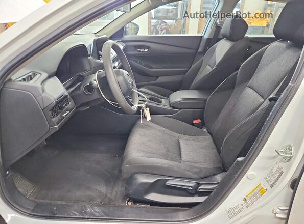 1HGCY1F27RA062556 2024 HONDA ACCORD White Widok wnętrza z przodu