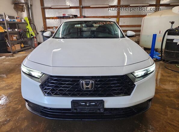 1HGCY1F27RA062556 2024 HONDA ACCORD White Widok z przodu