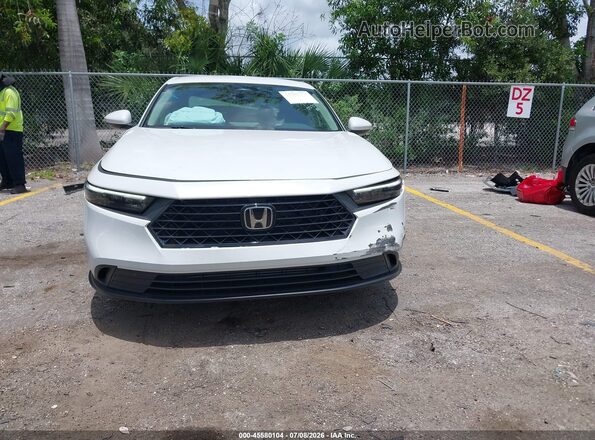 1HGCY1F29TA023779 2026 HONDA ACCORD Белый Вид задней части салона