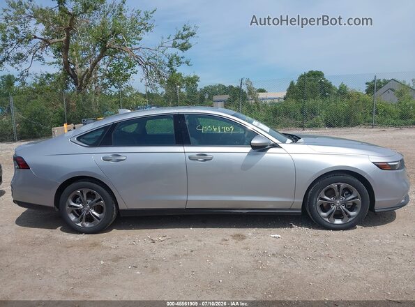 1HGCY1F37RA045698 2024 HONDA ACCORD Silver Widok wnętrza z tyłu