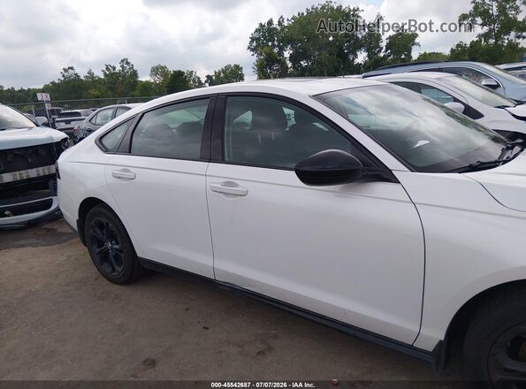 1HGCY1F45SA066144 2025 HONDA ACCORD White Widok wnętrza z tyłu