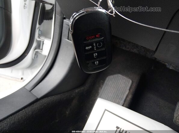 1HGCY1F45SA066144 2025 HONDA ACCORD White Widok deski rozdzielczej