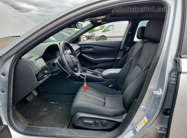 1HGCY2F56RA054058 2024 HONDA ACCORD Silver Widok wnętrza z przodu