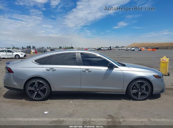 1HGCY2F59RA067838 2024 HONDA ACCORD Silver Widok wnętrza z tyłu