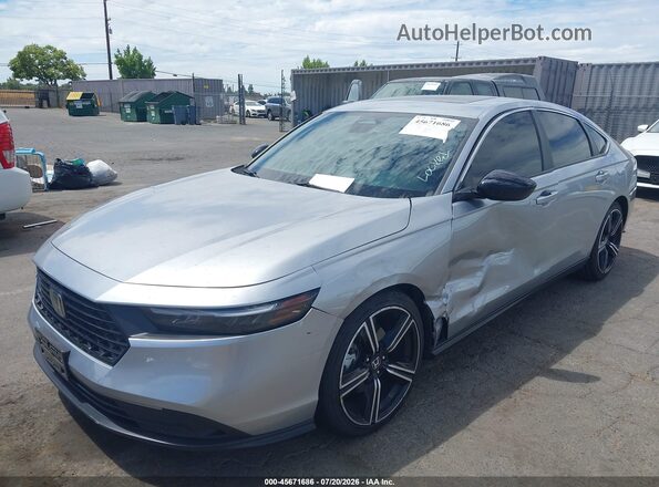 1HGCY2F59RA067838 2024 HONDA ACCORD Silver Widok z przodu