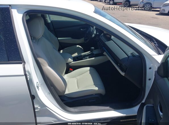 1HGCY2F60SA010099 2025 HONDA ACCORD White წინა სალონის ხედი