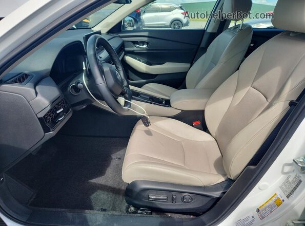 1HGCY2F62RA016240 2024 HONDA ACCORD White Вид салону спереду