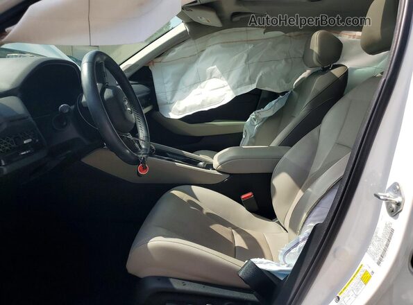 1HGCY2F64RA016207 2024 HONDA ACCORD White Widok wnętrza z przodu