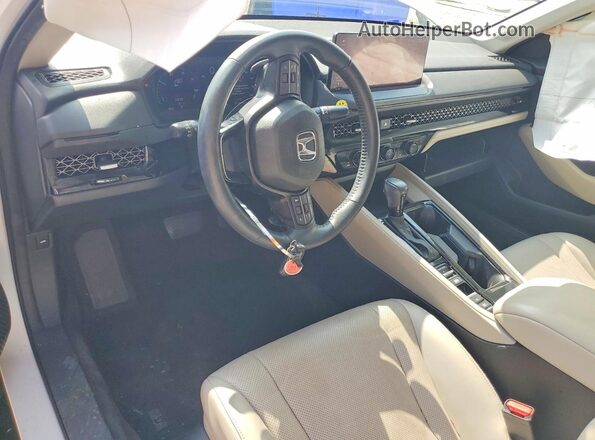 1HGCY2F64RA016207 2024 HONDA ACCORD White Widok deski rozdzielczej