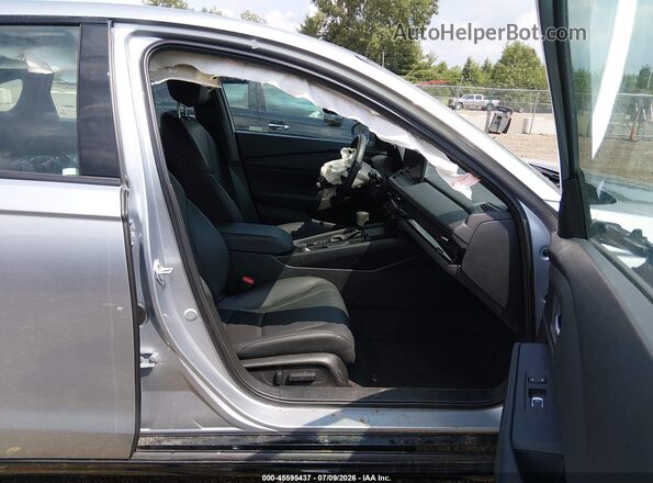 1HGCY2F71TA012034 2026 HONDA ACCORD Silver Widok wnętrza z przodu