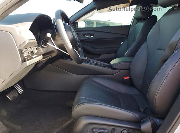 1HGCY2F7XSA074904 2025 HONDA ACCORD Silver Front interior view