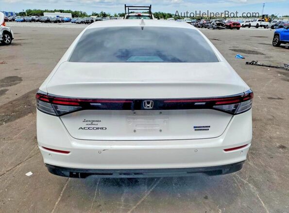 1HGCY2F85SA031015 2025 HONDA ACCORD White Rear view