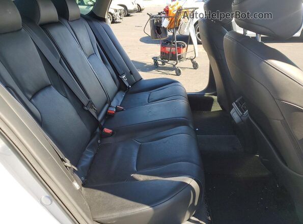 1HGCY2F88PA047913 2023 HONDA ACCORD Silver Widok tylnych siedzeń