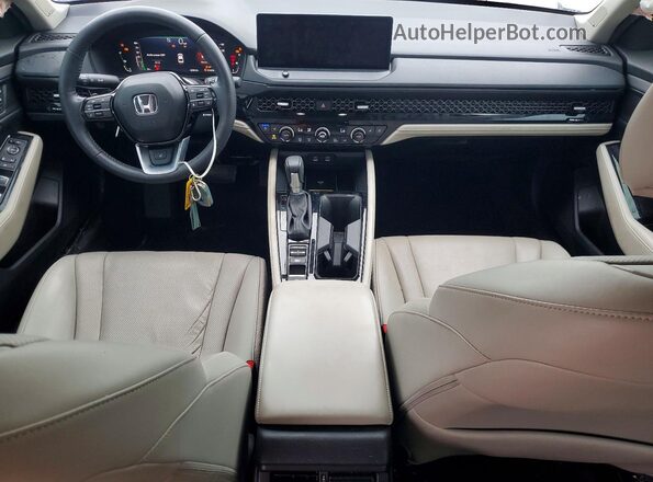 1HGCY2F88SA023457 2025 HONDA ACCORD White Vista del salpicadero