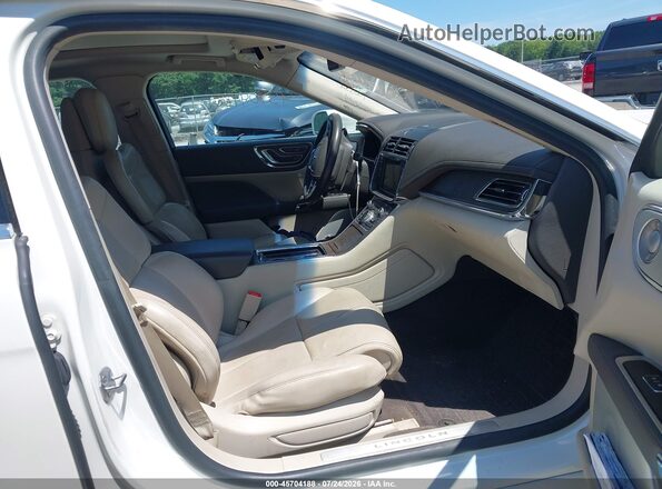 1LN6L9NC4J5605700 2018 LINCOLN CONTINENTA White Vista interior delantera