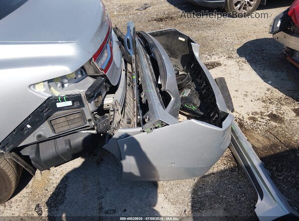 1LN6L9SP5H5627285 2017 LINCOLN CONTINENTA Silver Սարքավորումների վահանակի տեսք