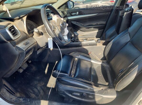 1N4AA6AP0HC444463 2017 NISSAN MAXIMA Silver Вид салону спереду