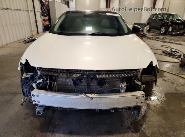 1N4AA6AP0JC372802 2018 NISSAN MAXIMA White Widok z przodu