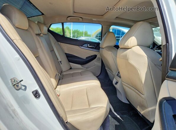 1N4AA6AP0JC375795 2018 NISSAN MAXIMA Белый Вид задних сидений
