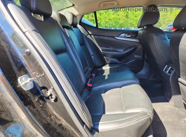 1N4AA6AP0JC387980 2018 NISSAN MAXIMA Black Widok tylnych siedzeń