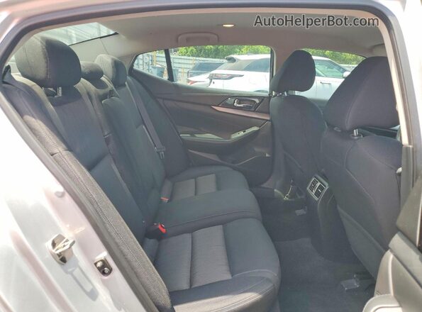 1N4AA6AP2GC429722 2016 NISSAN MAXIMA Silver Rear seats view