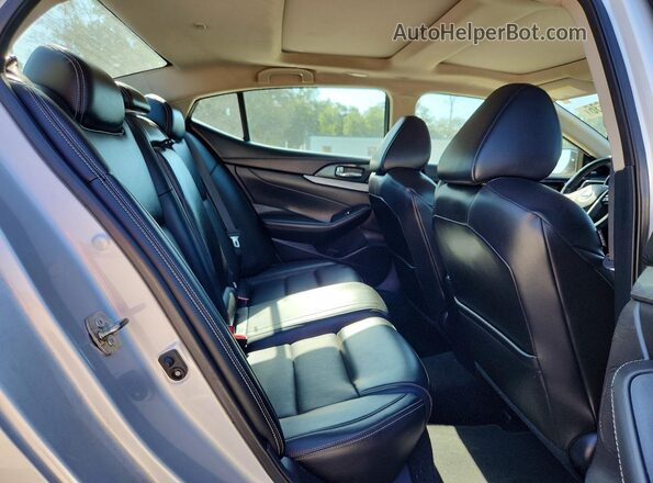 1N4AA6AP2HC388574 2017 NISSAN MAXIMA White Rear seats view