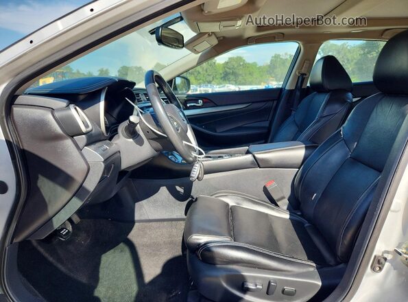 1N4AA6AP2HC388574 2017 NISSAN MAXIMA White Front interior view