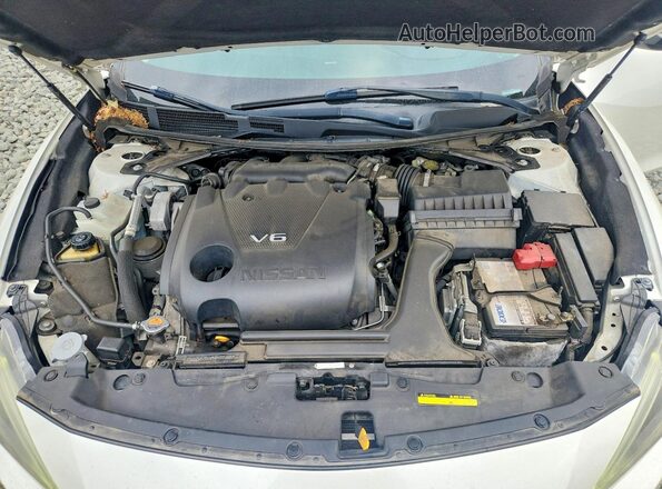 1N4AA6AP2HC414574 2017 NISSAN MAXIMA White Widok wnętrza z tyłu