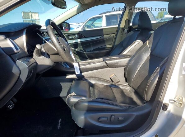 1N4AA6AP3HC372626 2017 NISSAN MAXIMA Silver Front interior view