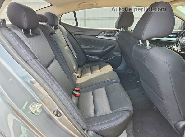 1N4AA6AP3HC395050 2017 NISSAN MAXIMA Gray Rear seats view