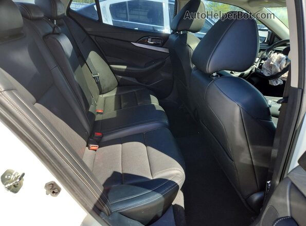 1N4AA6AP6GC382792 2016 NISSAN MAXIMA White Rear seats view