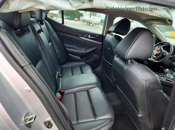 1N4AA6AP6HC444824 2017 NISSAN MAXIMA Silver Вид задніх сидінь