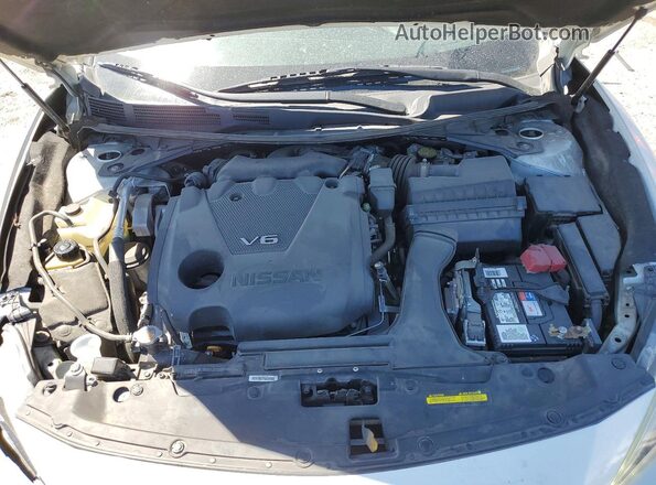 1N4AA6AP6HC448968 2017 NISSAN MAXIMA White Widok wnętrza z tyłu