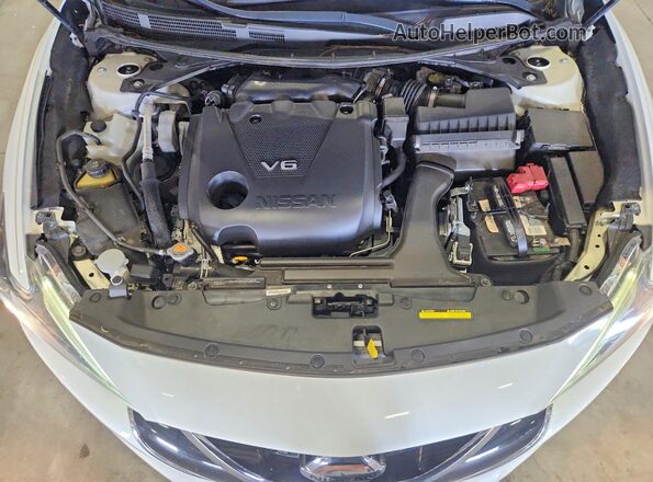 1N4AA6AP7JC389922 2018 NISSAN MAXIMA White Rear interior view