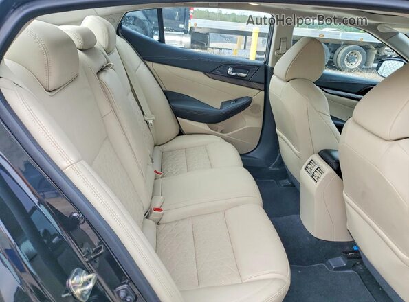 1N4AA6AP8HC399451 2017 NISSAN MAXIMA Black Rear seats view